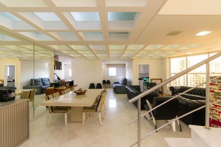 Apartamento à venda com 420m², 4 quartos e 6 vagas Apartamento à venda com 420m², 4 quartos e 6 vagasSala