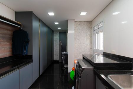 Apartamento à venda com 420m², 4 quartos e 6 vagas Apartamento à venda com 420m², 4 quartos e 6 vagasÁrea de Serviço