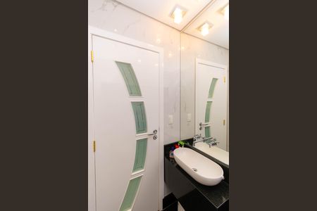 Apartamento à venda com 420m², 4 quartos e 6 vagas Apartamento à venda com 420m², 4 quartos e 6 vagasLavabo