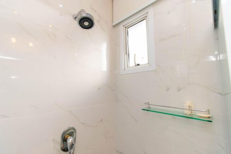 Apartamento à venda com 420m², 4 quartos e 6 vagas Apartamento à venda com 420m², 4 quartos e 6 vagasBanheiro da Suíte 1