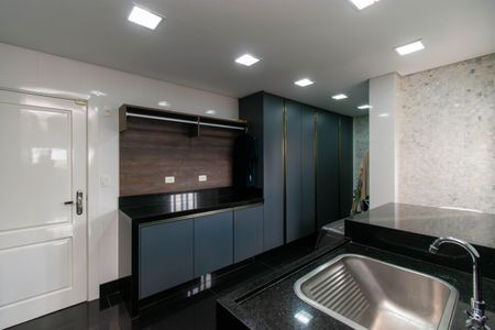 Apartamento à venda com 420m², 4 quartos e 6 vagas Apartamento à venda com 420m², 4 quartos e 6 vagasÁrea de Serviço