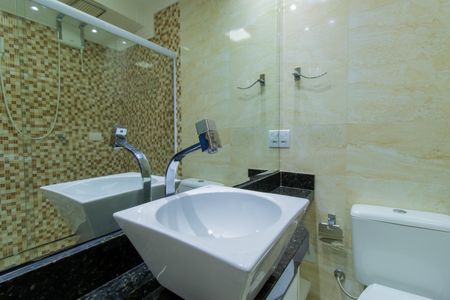 Casa de condomínio para alugar com 121m², 3 quartos e 2 vagasBanheiro andar inferior