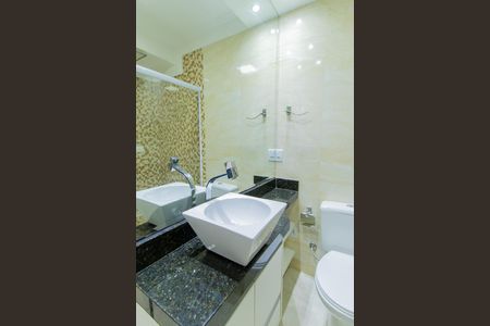 Casa de condomínio para alugar com 121m², 3 quartos e 2 vagasBanheiro andar inferior