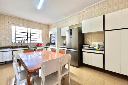 Casa à venda com 250m², 4 quartos e 4 vagasCozinha