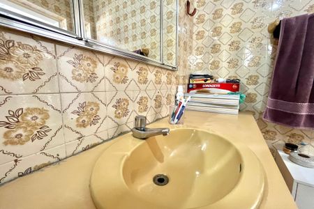 Casa à venda com 250m², 4 quartos e 4 vagasBanheiro da Suíte