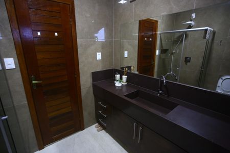 Casa à venda com 370m², 4 quartos e 3 vagasBanheiro