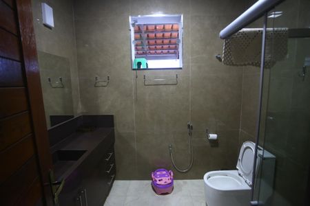 Casa à venda com 370m², 4 quartos e 3 vagasBanheiro