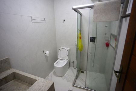 Casa à venda com 370m², 4 quartos e 3 vagasSuíte 2