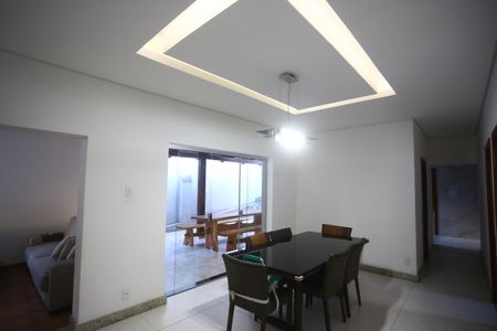 Casa à venda com 370m², 4 quartos e 3 vagasSala de Jantar