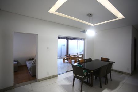 Casa à venda com 370m², 4 quartos e 3 vagasSala de Jantar