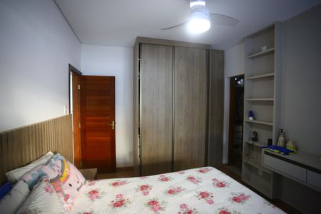 Casa à venda com 370m², 4 quartos e 3 vagasSuíte 1