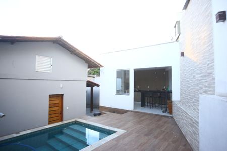 Casa à venda com 370m², 4 quartos e 3 vagasÁrea comum