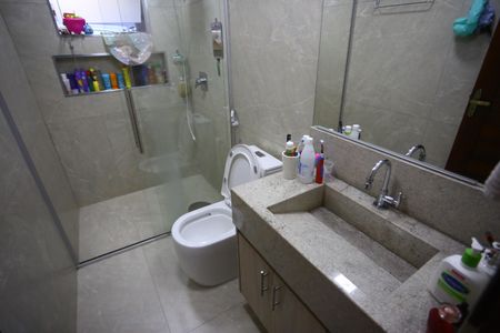 Casa à venda com 370m², 4 quartos e 3 vagasBanheiro Suíte