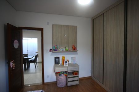 Casa à venda com 370m², 4 quartos e 3 vagasSuíte 2