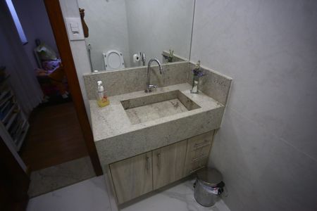 Casa à venda com 370m², 4 quartos e 3 vagasBanheiro Suíte 2