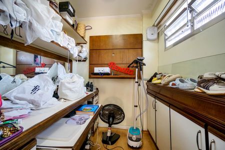 Casa à venda com 170m², 3 quartos e 2 vagas Casa à venda com 170m², 3 quartos e 2 vagasCloset da suíte 01