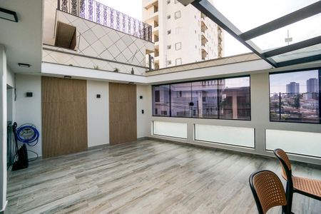 Casa à venda com 170m², 3 quartos e 2 vagas Casa à venda com 170m², 3 quartos e 2 vagasTerraço