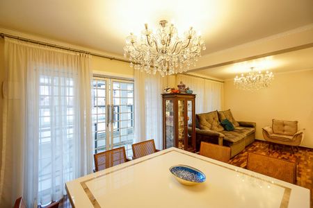 Casa à venda com 170m², 3 quartos e 2 vagas Casa à venda com 170m², 3 quartos e 2 vagasSala de jantar