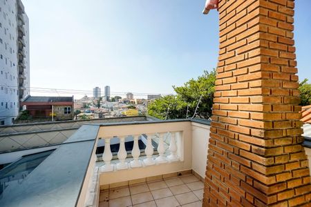 Casa à venda com 170m², 3 quartos e 2 vagas Casa à venda com 170m², 3 quartos e 2 vagasTerraço