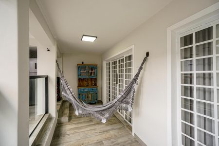 Casa à venda com 170m², 3 quartos e 2 vagas Casa à venda com 170m², 3 quartos e 2 vagasTerraço