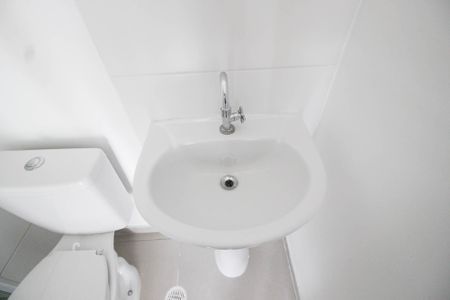 Apartamento para alugar com 38m², 2 quartos e sem vaga Apartamento para alugar com 38m², 2 quartos e sem vagaBanheiro