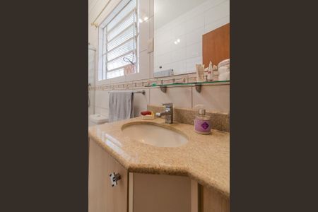 Casa à venda com 272m², 3 quartos e 3 vagas Casa à venda com 272m², 3 quartos e 3 vagas Banheiro Suíte