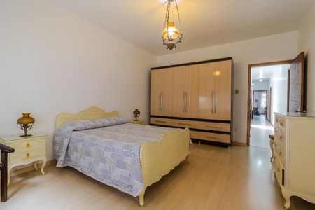 Casa à venda com 272m², 3 quartos e 3 vagas Casa à venda com 272m², 3 quartos e 3 vagasSuíte