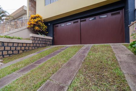 Casa à venda com 272m², 3 quartos e 3 vagas Casa à venda com 272m², 3 quartos e 3 vagasGaragem