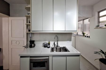 Apartamento à venda com 120m², 3 quartos e sem vaga Apartamento à venda com 120m², 3 quartos e sem vagaCozinha