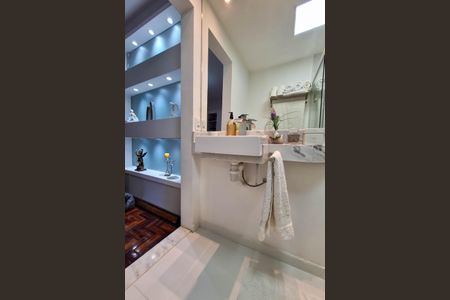 Apartamento à venda com 120m², 3 quartos e sem vaga Apartamento à venda com 120m², 3 quartos e sem vagaBanheiro da Suíte