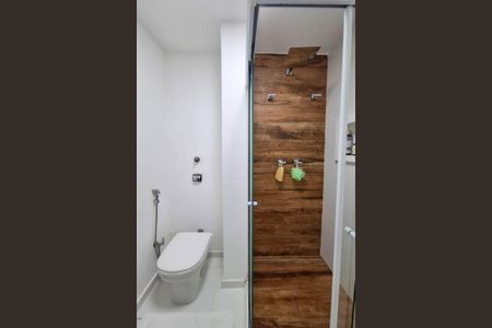 Apartamento à venda com 120m², 3 quartos e sem vaga Apartamento à venda com 120m², 3 quartos e sem vagaBanheiro Social