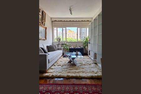 Apartamento à venda com 120m², 3 quartos e sem vaga Apartamento à venda com 120m², 3 quartos e sem vagaSala