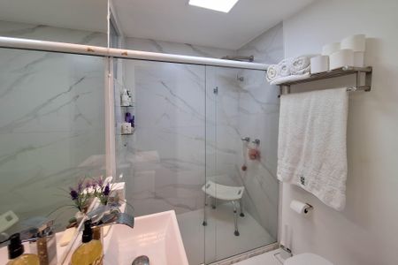 Apartamento à venda com 120m², 3 quartos e sem vaga Apartamento à venda com 120m², 3 quartos e sem vagaBanheiro da Suíte