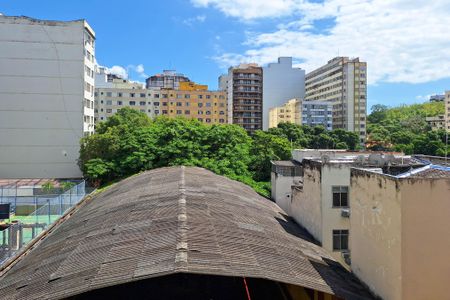 Apartamento à venda com 120m², 3 quartos e sem vaga Apartamento à venda com 120m², 3 quartos e sem vagaSala