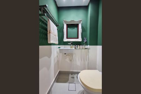 Apartamento à venda com 120m², 3 quartos e sem vaga Apartamento à venda com 120m², 3 quartos e sem vagaBanheiro de serviço