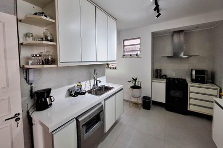 Apartamento à venda com 120m², 3 quartos e sem vaga Apartamento à venda com 120m², 3 quartos e sem vagaCozinha