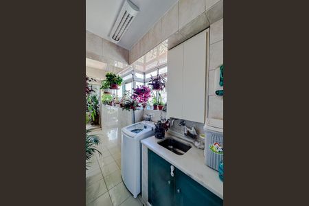 Apartamento à venda com 102m², 3 quartos e 1 vagaÁrea de Serviço