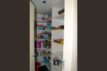 Apartamento à venda com 830m², 4 quartos e 5 vagasDespensa