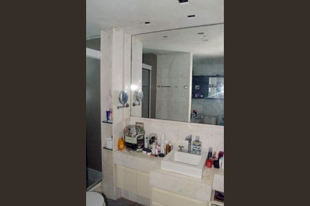 Apartamento à venda com 830m², 4 quartos e 5 vagasBanheiro do Quarto 4