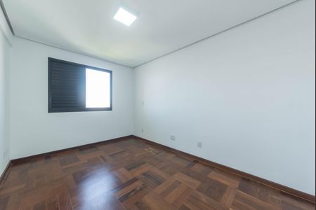 Apartamento à venda com 82m², 3 quartos e 2 vagas Apartamento à venda com 82m², 3 quartos e 2 vagasSuíte
