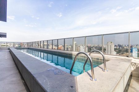 Studio à venda com 21m², 1 quarto e sem vagaÁrea comum - Piscina