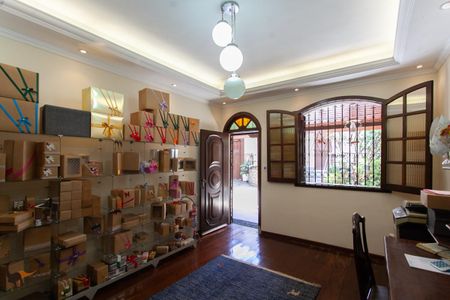 Casa à venda com 400m², 3 quartos e 6 vagasSala