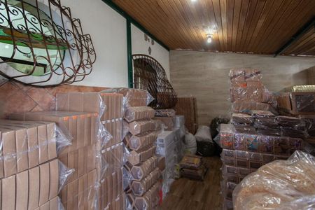 Casa à venda com 400m², 3 quartos e 6 vagasAnexo