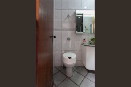 Casa à venda com 400m², 3 quartos e 6 vagasBanheiro Social 3