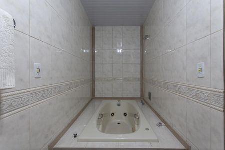 Casa à venda com 400m², 3 quartos e 6 vagasBanheiro Social 2