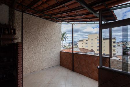 Casa à venda com 400m², 3 quartos e 6 vagasEspaço Gourmet