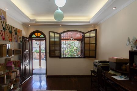 Casa à venda com 400m², 3 quartos e 6 vagasSala