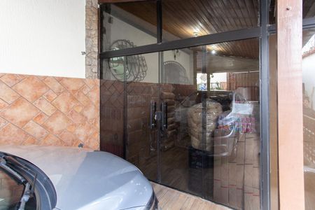Casa à venda com 400m², 3 quartos e 6 vagasAnexo