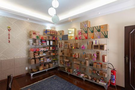 Casa à venda com 400m², 3 quartos e 6 vagasSala