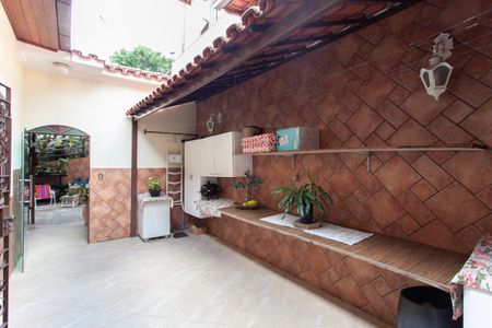 Casa à venda com 400m², 3 quartos e 6 vagasÁrea de Serviço